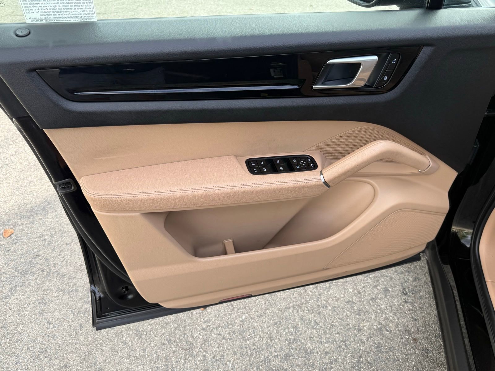 Used 2023 Porsche Cayenne image 20