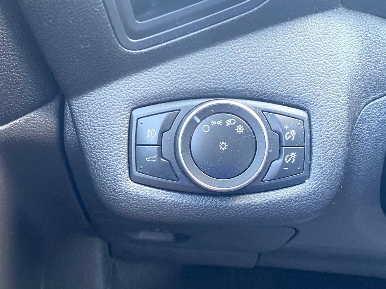 Used 2017 Ford Escape SE image 27