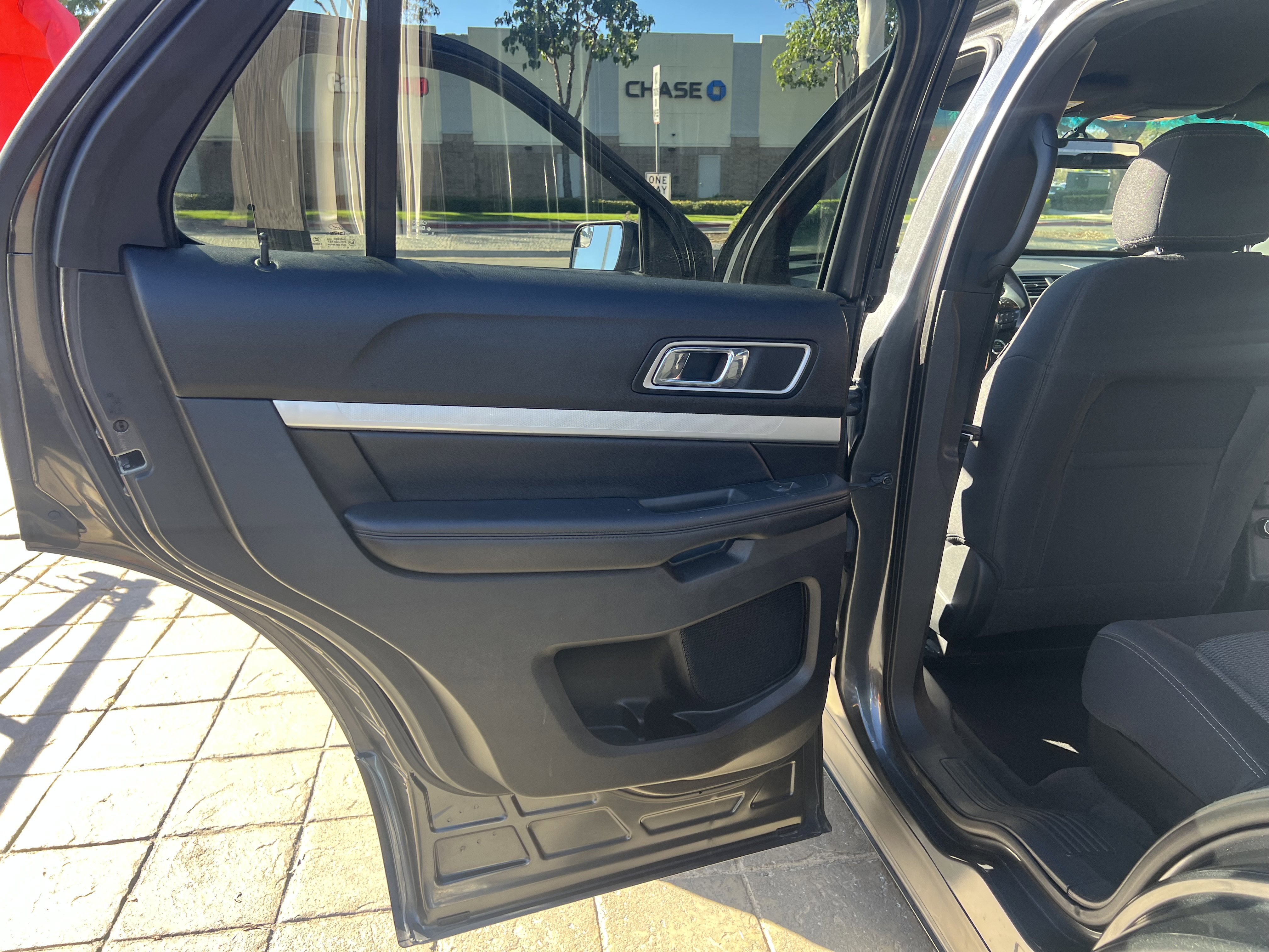 Used 2017 Ford Explorer XLT w/ Equipment Group 201A image 24