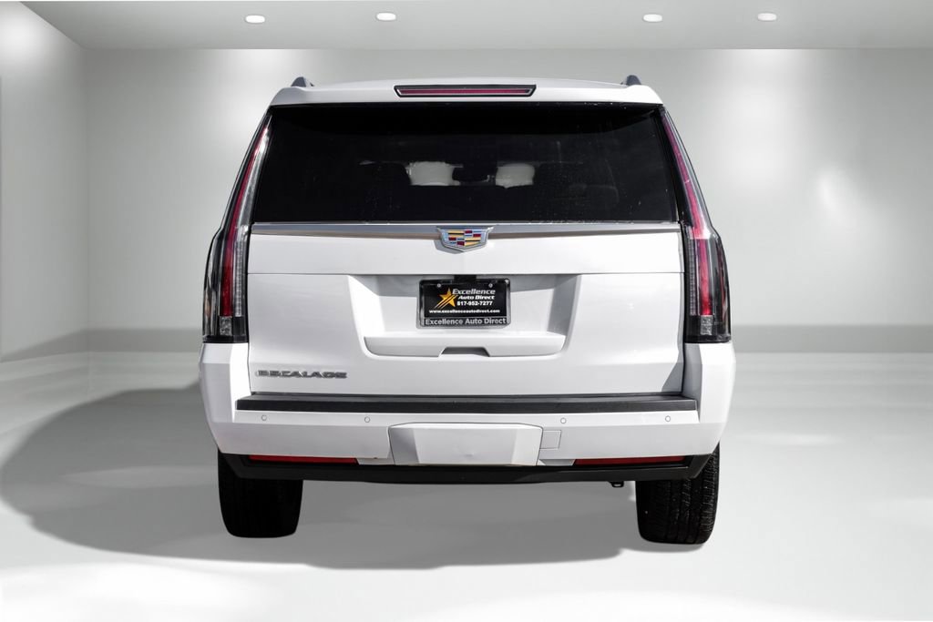 Used 2020 Cadillac Escalade ESV Premium Luxury image 8