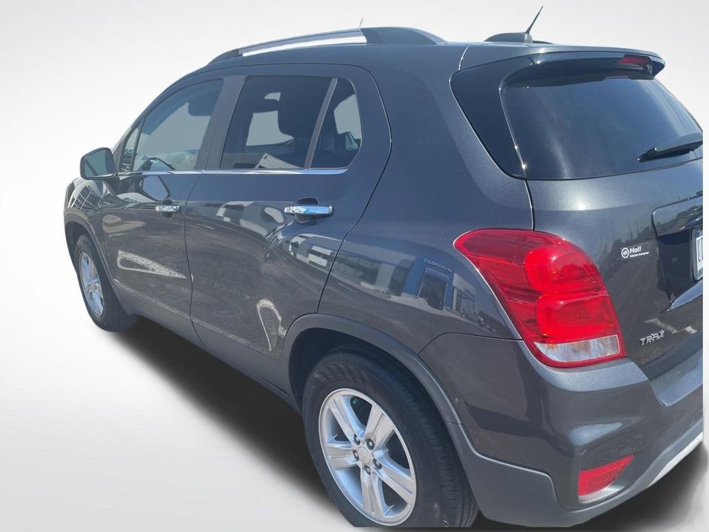 Used 2020 Chevrolet Trax LT w/ LT Convenience Package image 4