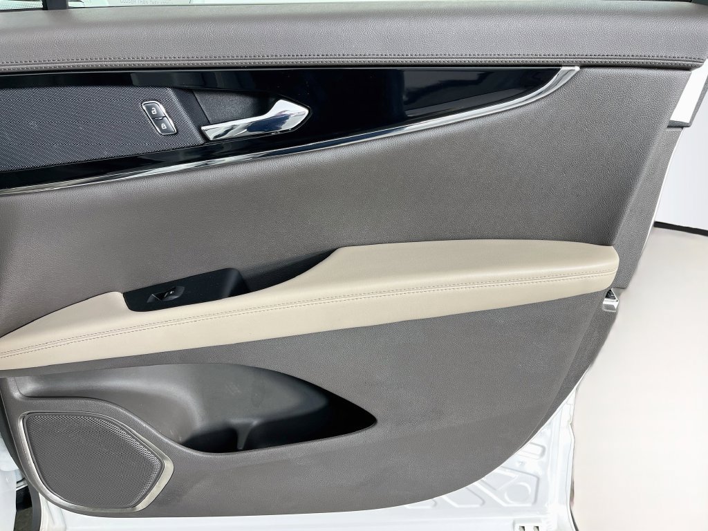 Used 2022 Lincoln Nautilus FWD image 33