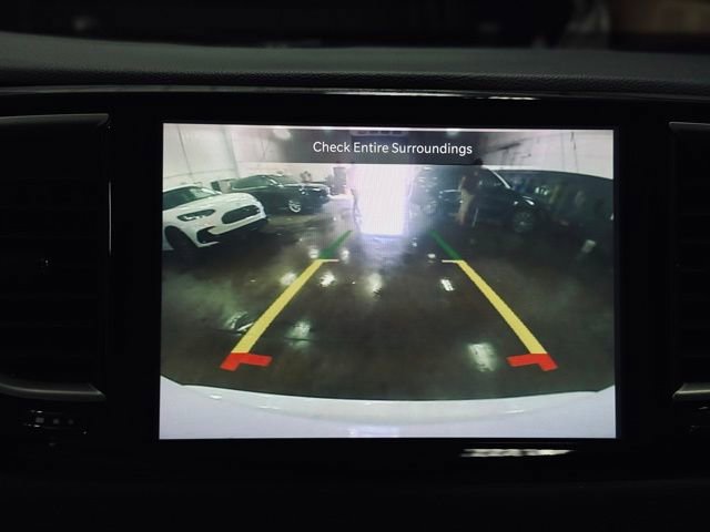 Used 2023 Chrysler Pacifica Touring-L FWD image 41