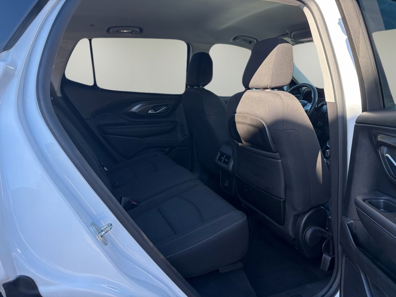 Used 2022 GMC Terrain SLE w/ Driver Convenience Package image 16