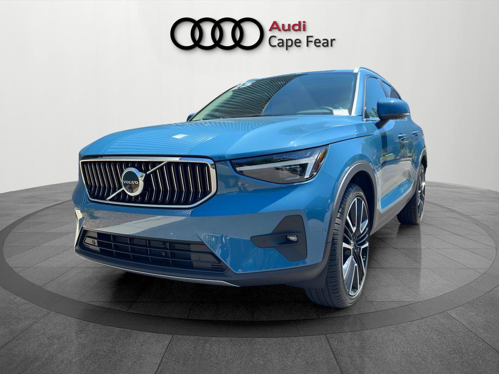 Used 2025 Volvo XC40 B5 Ultra w/ Climate Package