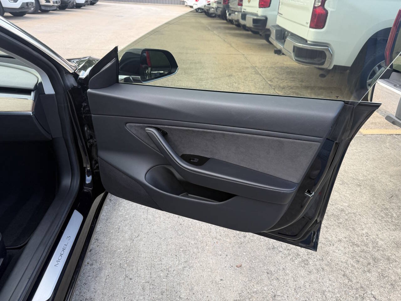 Used 2018 Tesla Model 3 Long Range RWD image 11