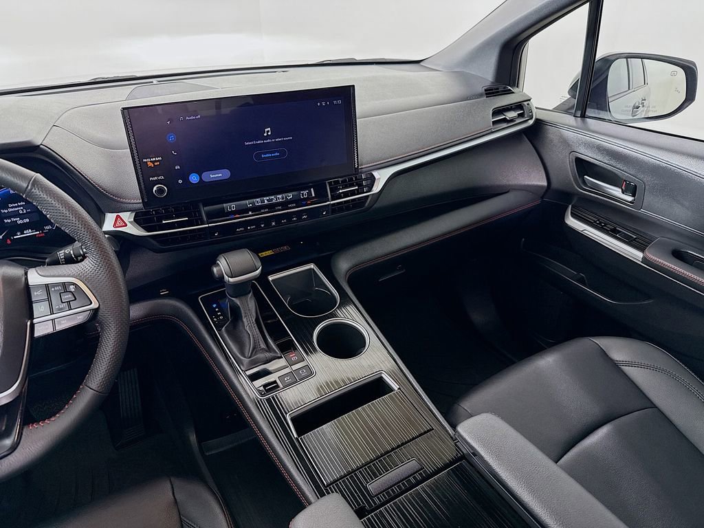 Certified 2025 Toyota Sienna XSE image 26