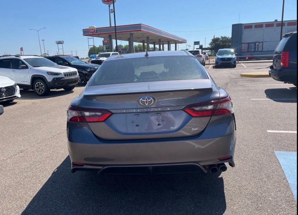 Used 2023 Toyota Camry SE image 5