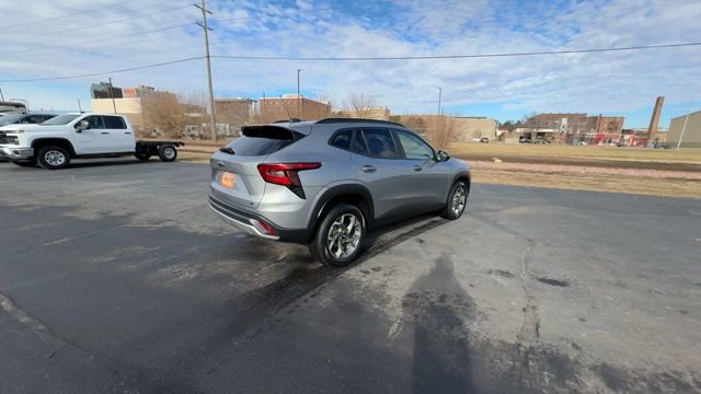 Used 2024 Chevrolet Trax LT w/ Driver Confidence Package image 8