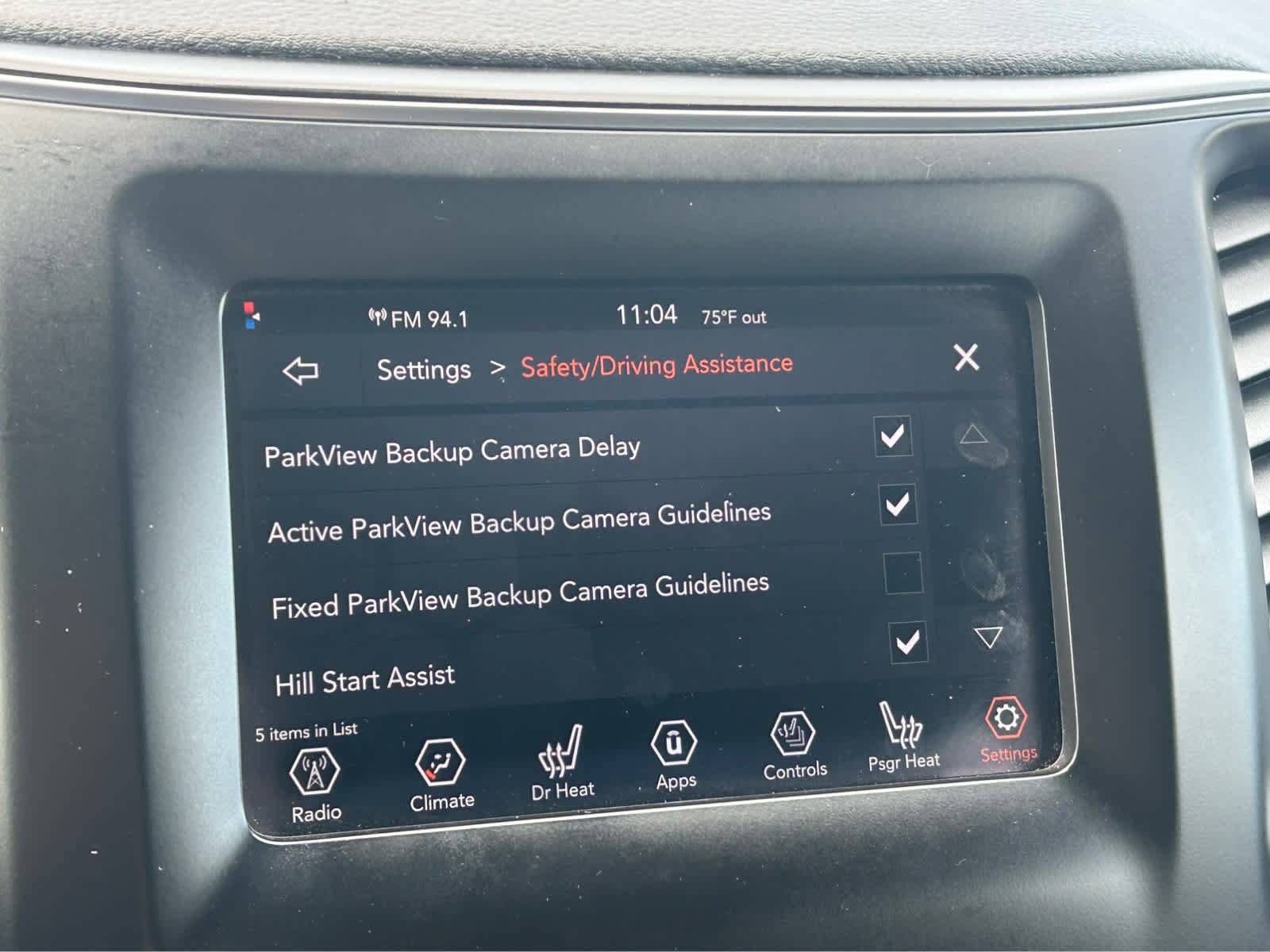 Used 2020 Jeep Cherokee Latitude w/ Cold Weather Group AWD/4WD image 31