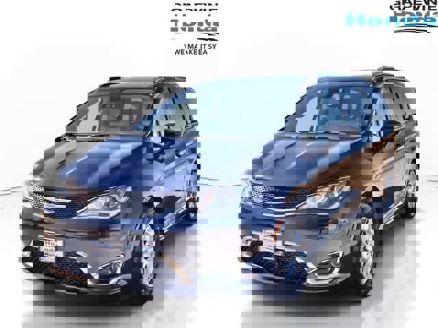 Used 2020 Chrysler Pacifica Touring-L w/ Tire & Wheel Group image 1