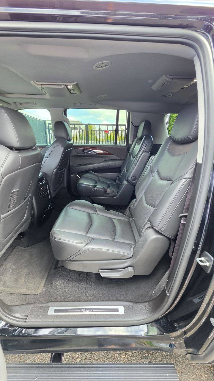 Used 2015 Cadillac Escalade ESV Luxury AWD/4WD image 10