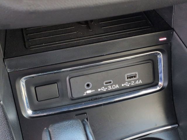 Used 2023 Subaru Ascent Premium w/ Convenience Package image 9