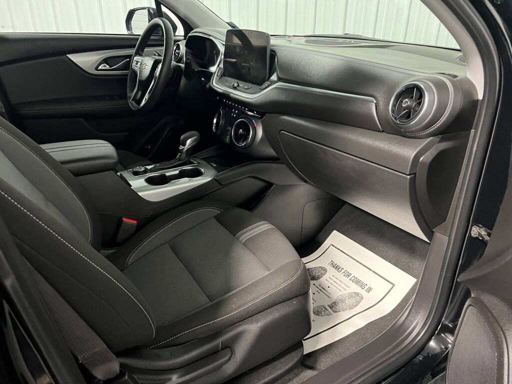 Used 2024 Chevrolet Blazer LT w/ Convenience Package image 3