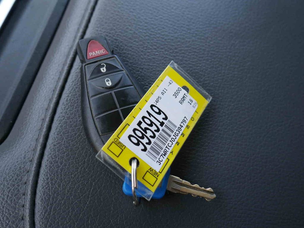 Used 2018 RAM 3500 Tradesman w/ Chrome Appearance Group image 31