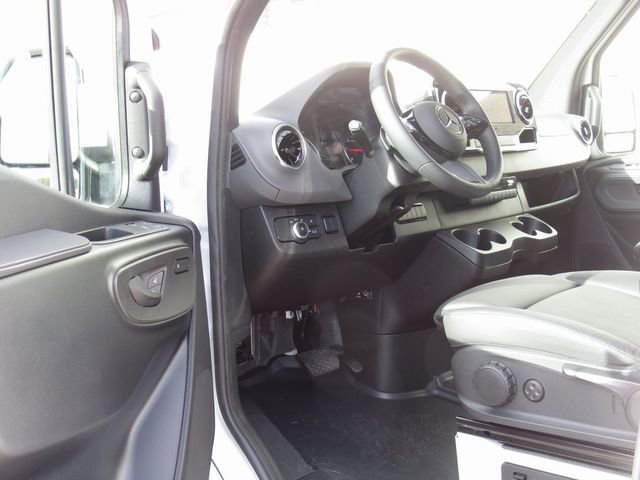 New 2025 Mercedes-Benz Sprinter 2500 image 10