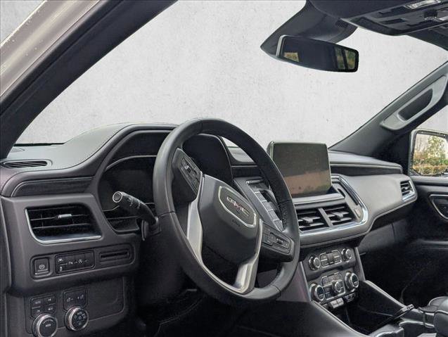 Used 2023 GMC Yukon XL SLT AWD/4WD image 11