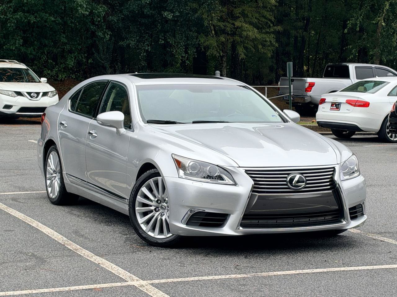 Used 2013 Lexus LS 460 w/ Comfort Pkg RWD image 5