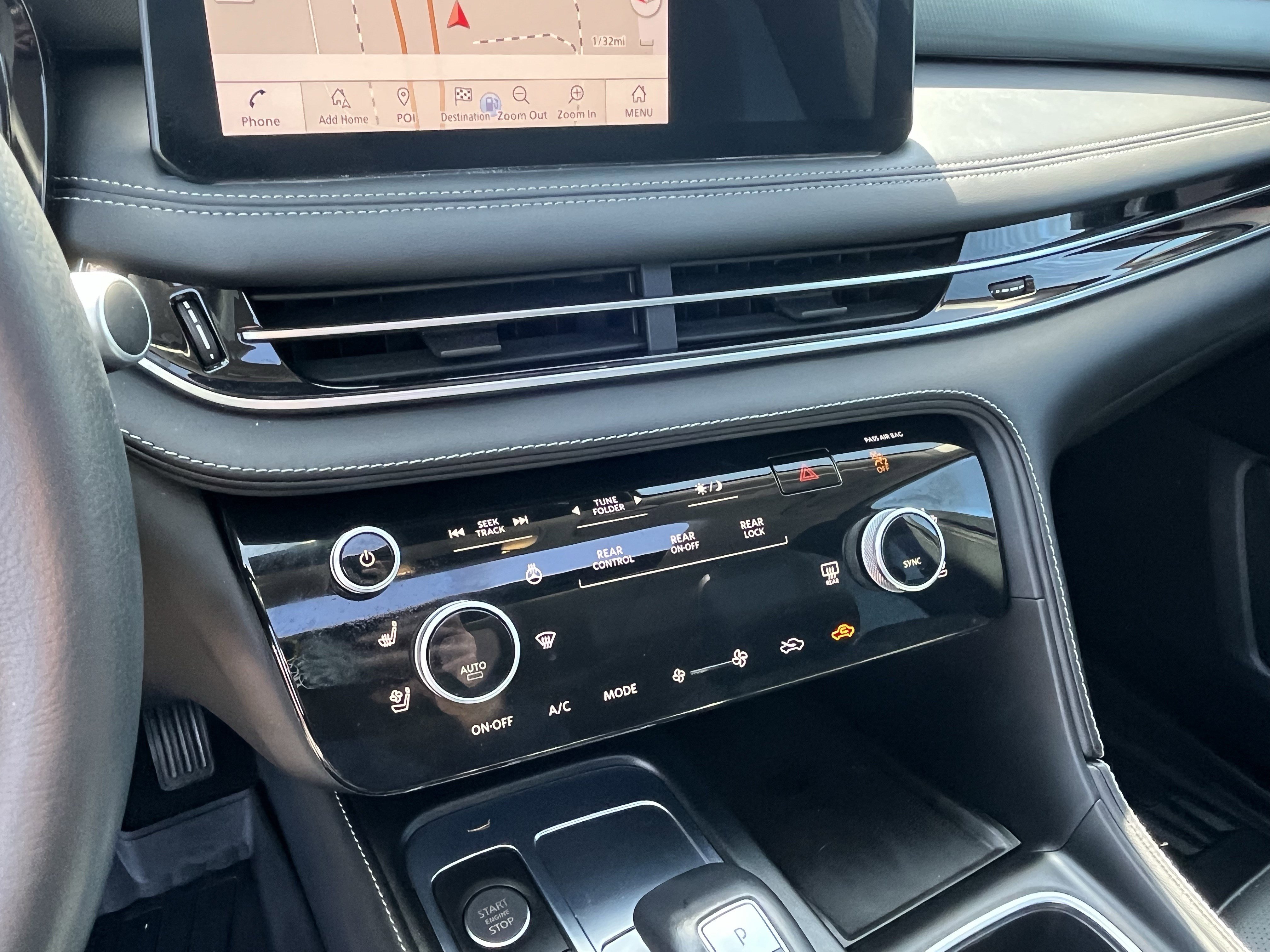 Used 2023 INFINITI QX60 Luxe w/ Vision Package AWD/4WD image 24
