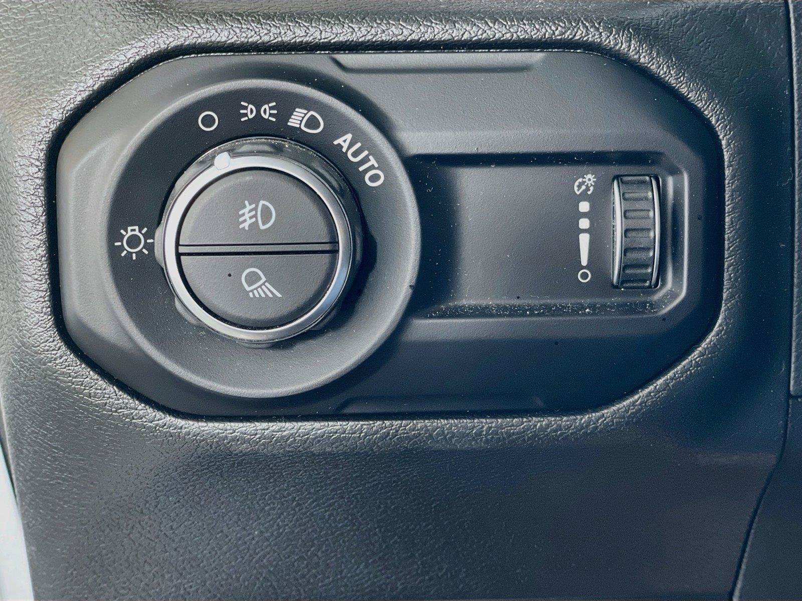 Used 2023 Jeep Gladiator Sport AWD/4WD image 14