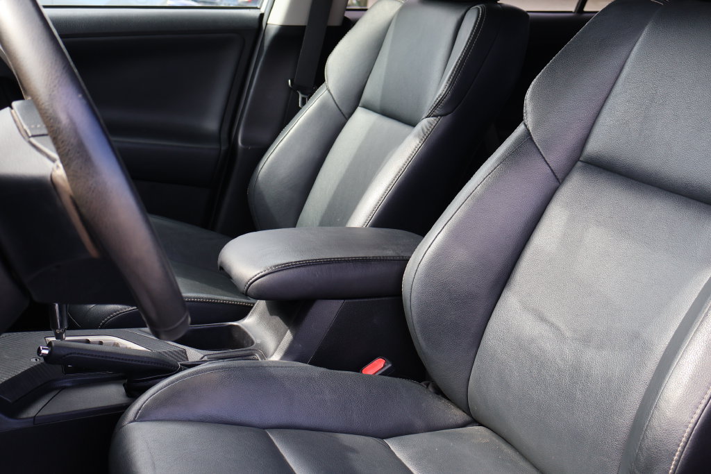 Used 2013 Toyota RAV4 Limited AWD/4WD image 30