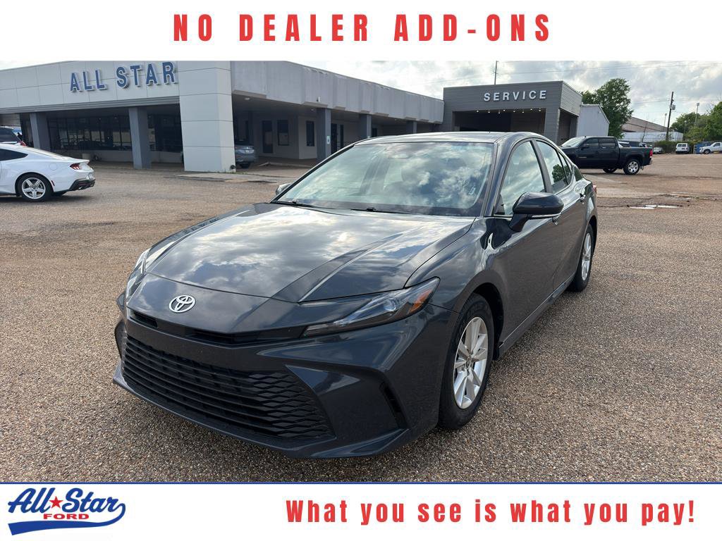 Used 2025 Toyota Camry LE FWD image 1