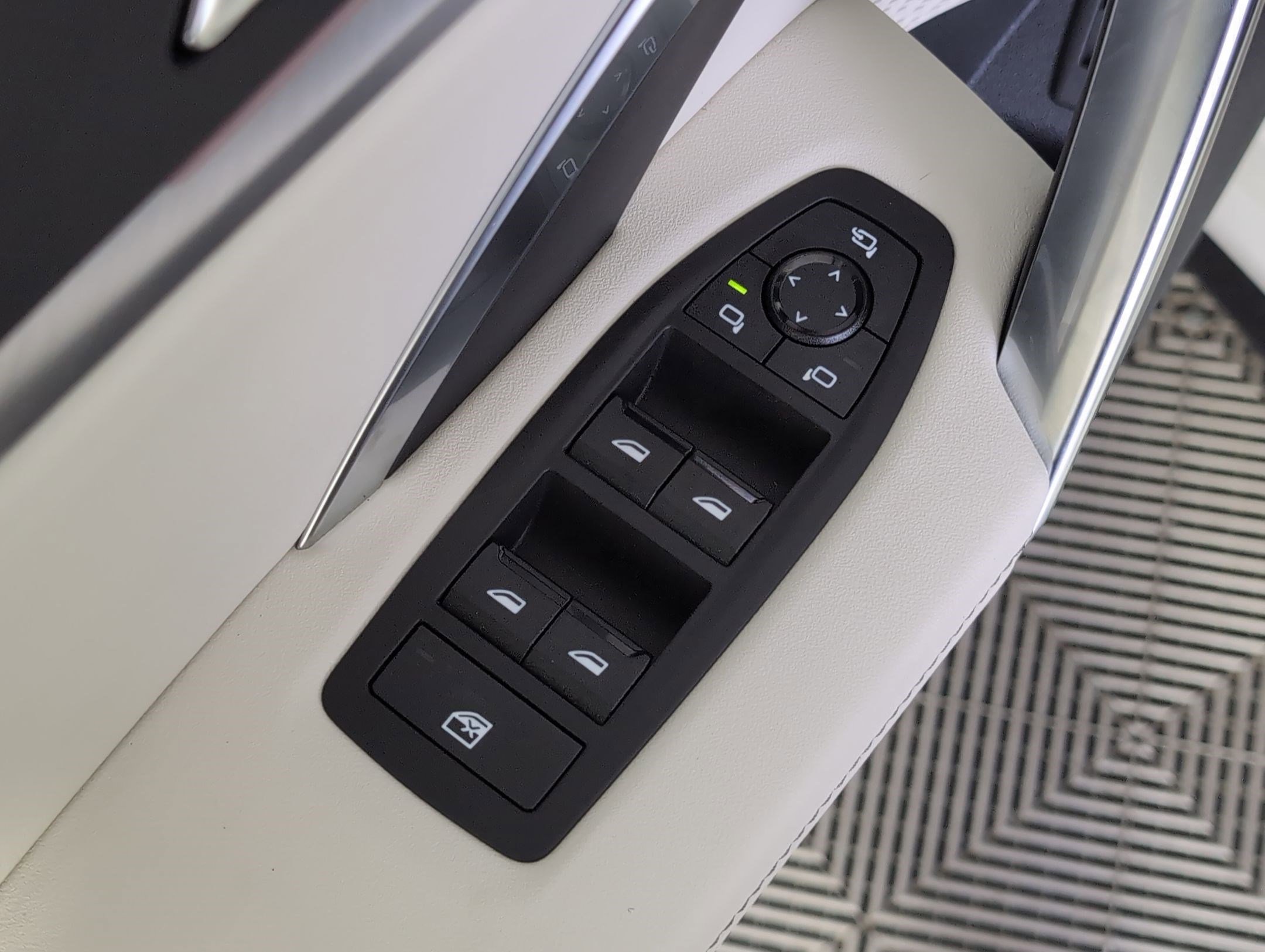 Used 2026 BMW X1 xDrive28i w/ Technology Package image 22