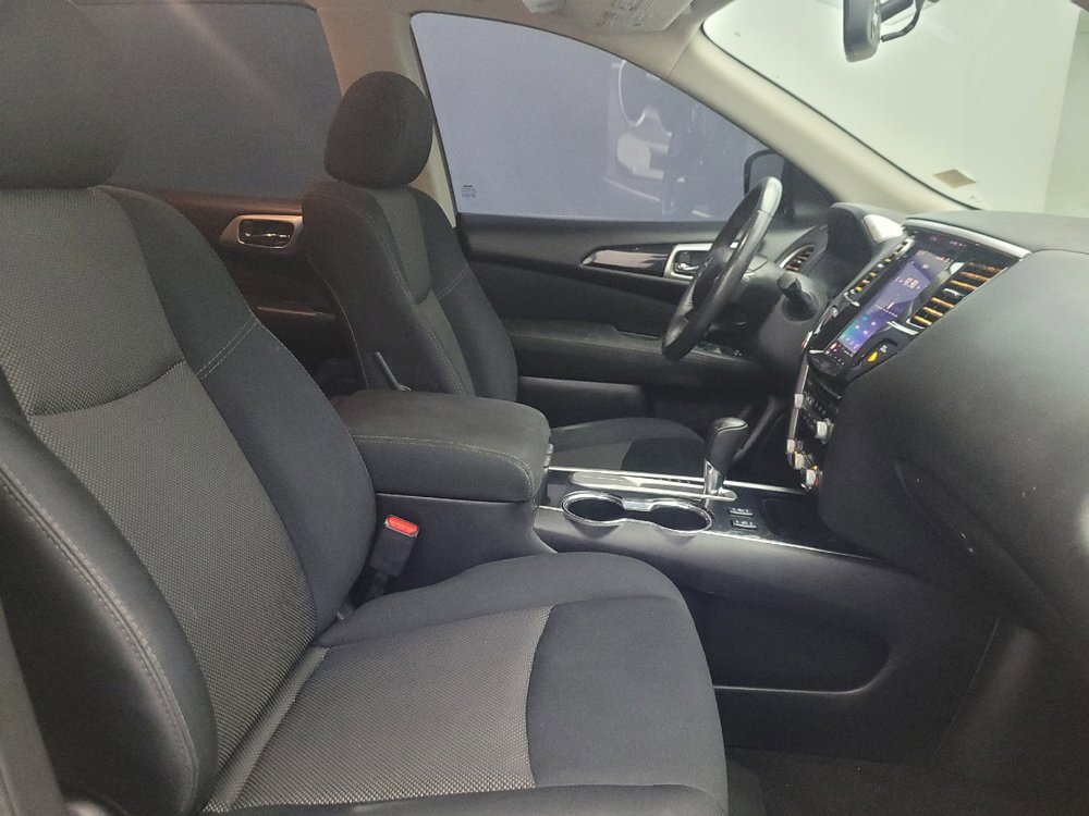 Used 2017 Nissan Pathfinder SV w/ SV Cold Weather Package FWD image 21