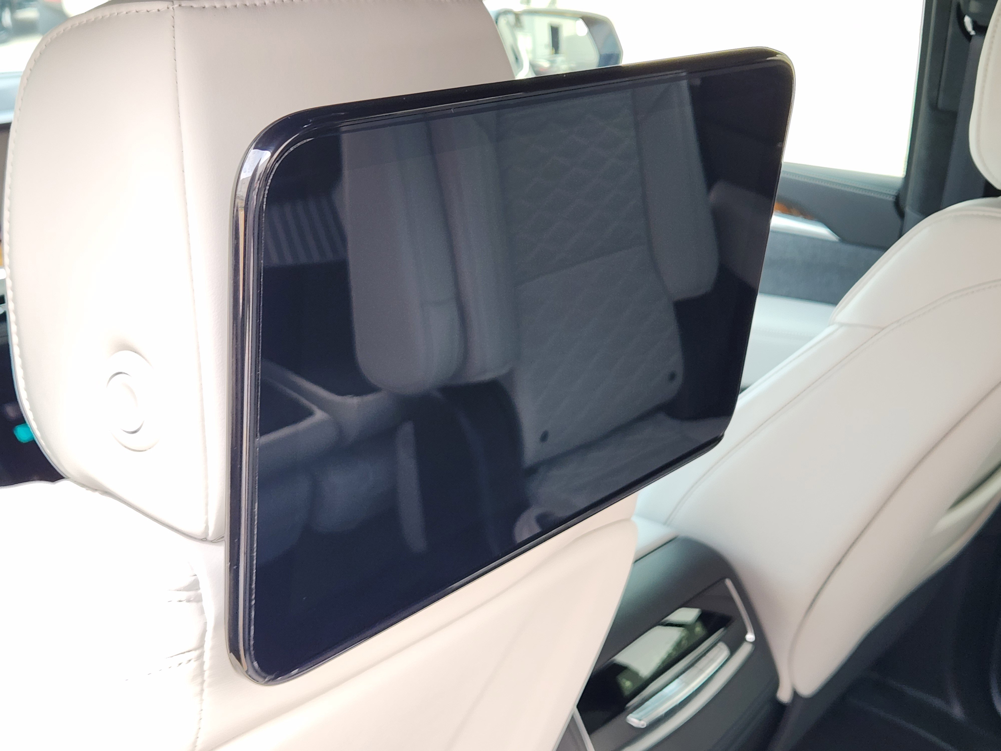Used 2025 Cadillac Escalade Sport Platinum w/ LPO, Floor Liner Package image 33