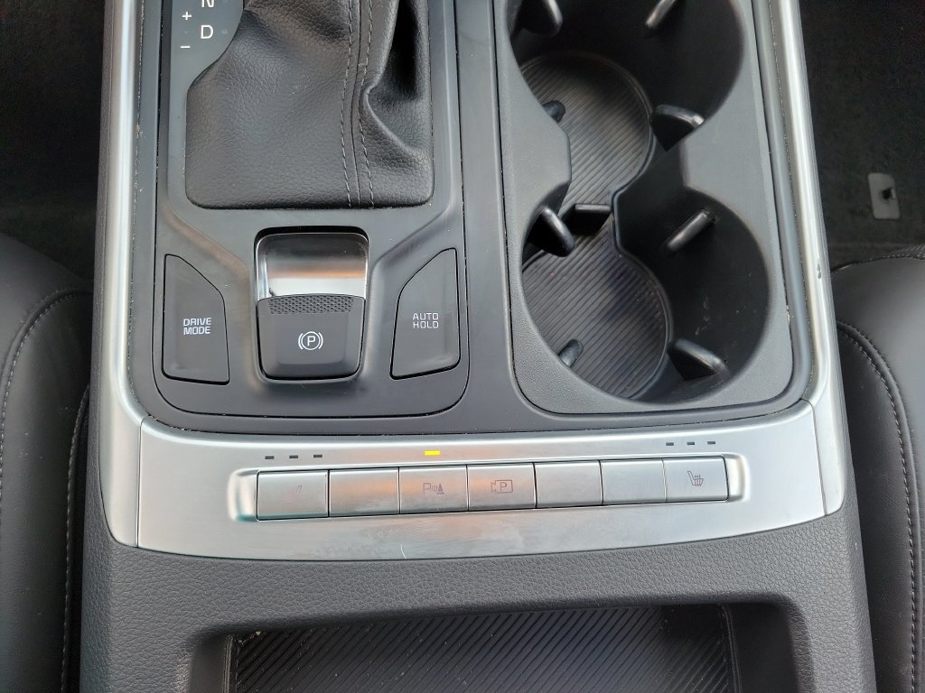 Used 2025 Kia Carnival FWD image 24