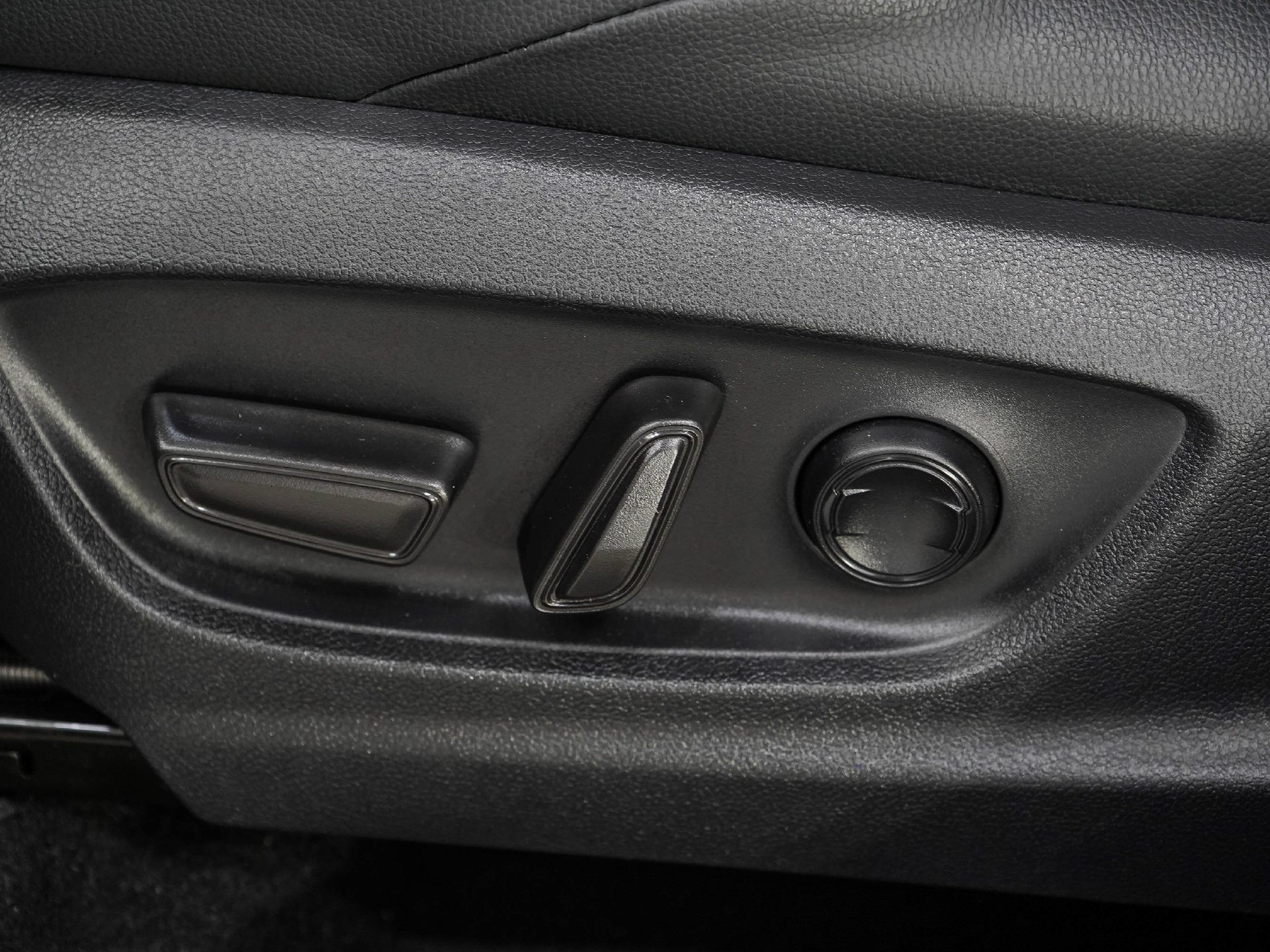 Used 2023 Subaru Solterra AWD image 24