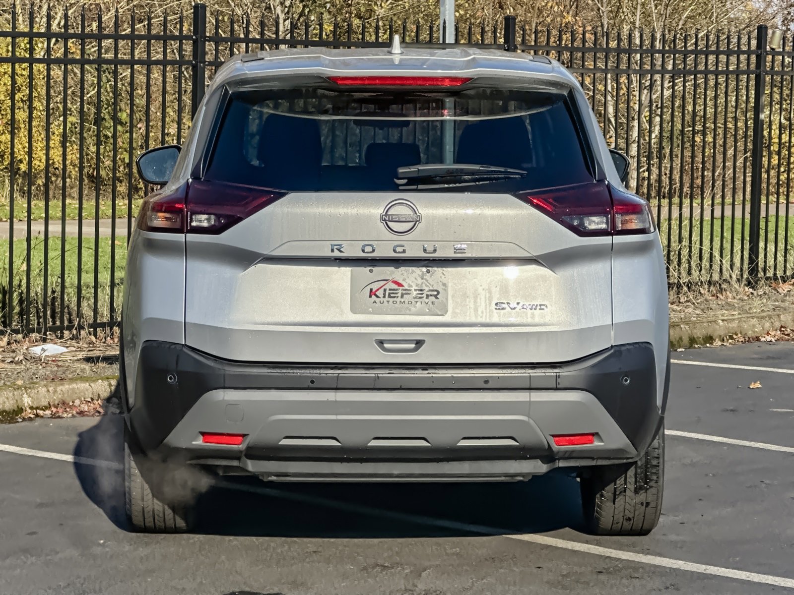 Used 2023 Nissan Rogue SV image 5