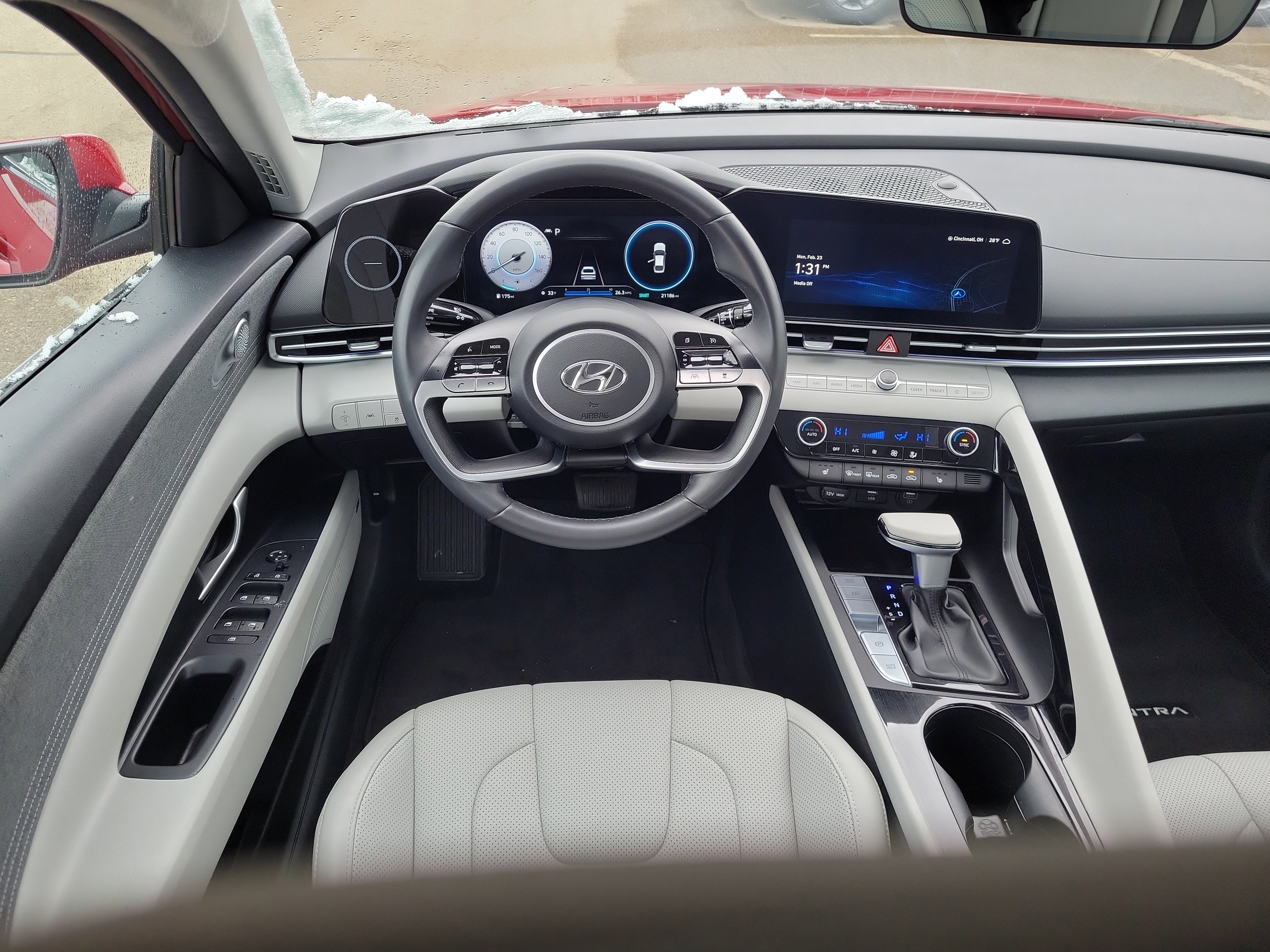 Used 2023 Hyundai Elantra Limited image 10