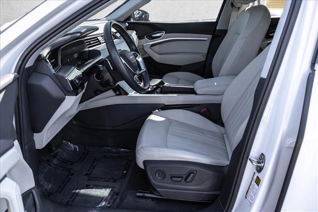 Used 2024 Audi Q8 e-tron Premium Plus w/ Premium Plus Package image 12