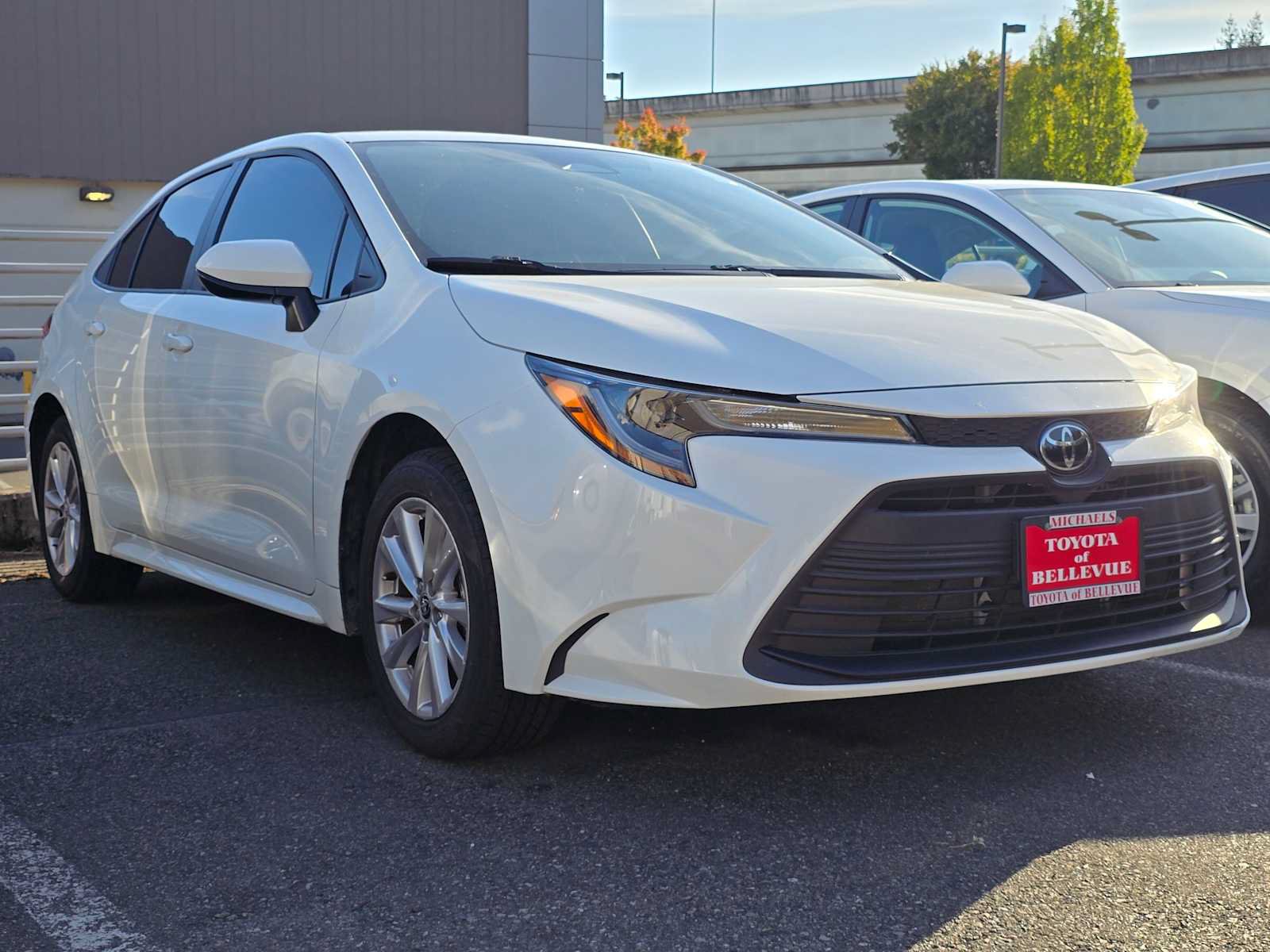 Used 2025 Toyota Corolla LE FWD image 3
