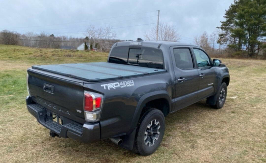 Used 2020 Toyota Tacoma TRD Off-Road w/ Technology Package image 19