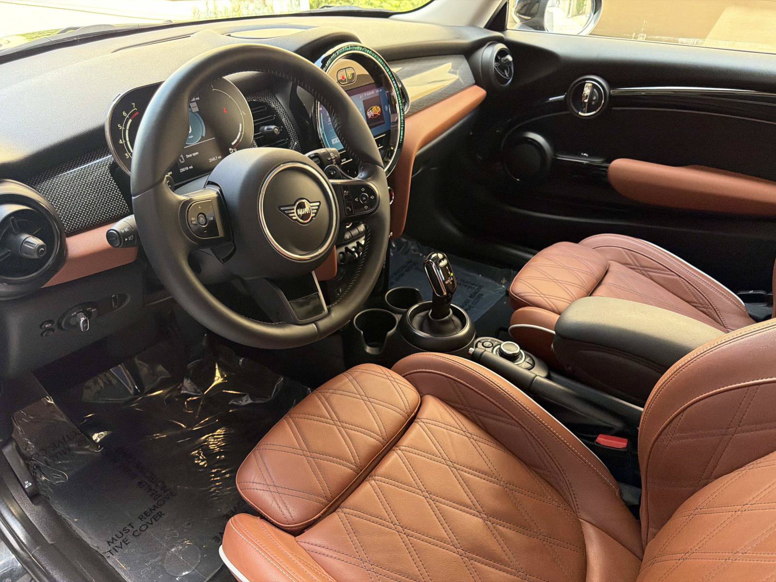Used 2024 MINI Cooper S w/ Signature Upholstery Package FWD image 9