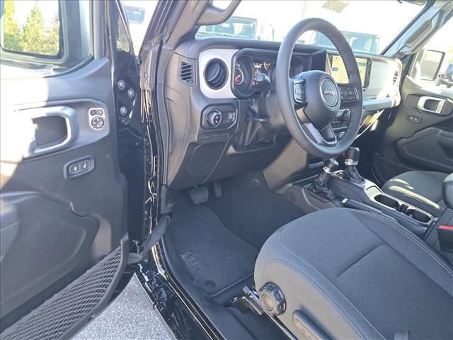 New 2026 Jeep Gladiator Sport AWD/4WD image 4