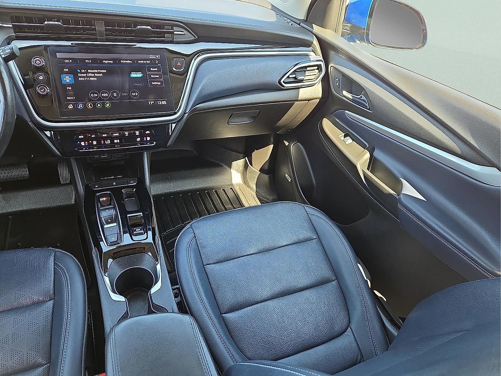 Used 2022 Chevrolet Bolt EUV Premier w/ Sun & Sound Package FWD image 12