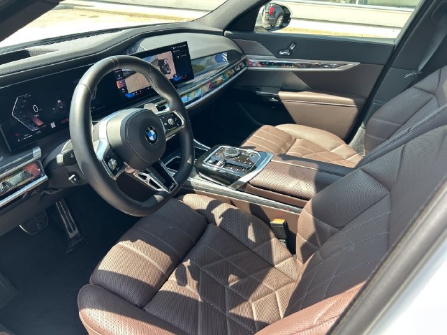 Used 2026 BMW 740i xDrive AWD/4WD image 13