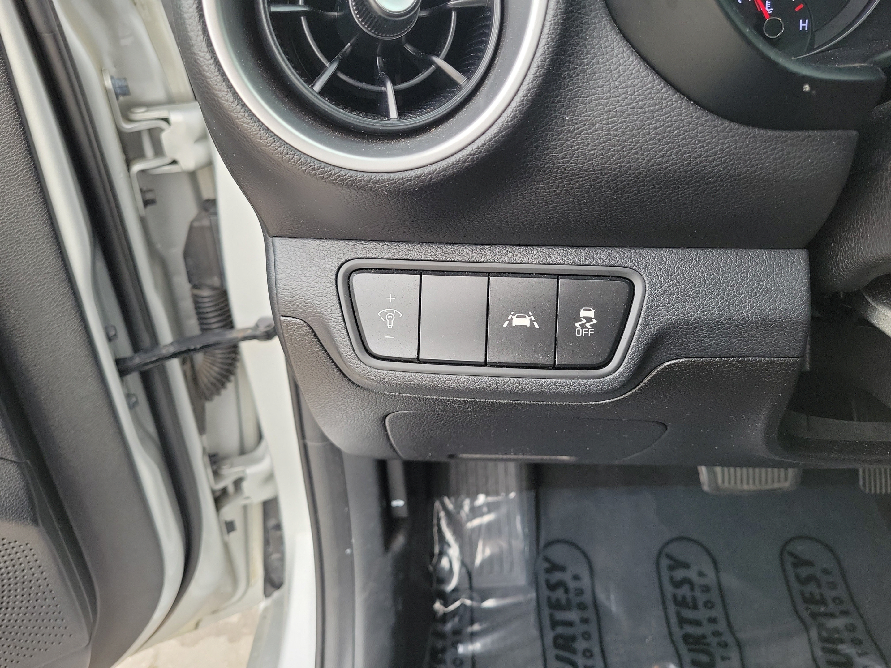 Used 2019 Kia Forte LXS FWD image 26