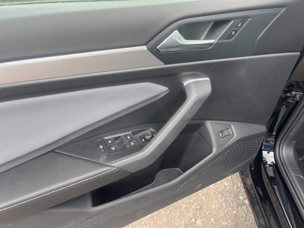 New 2026 Volkswagen Jetta SE FWD image 17