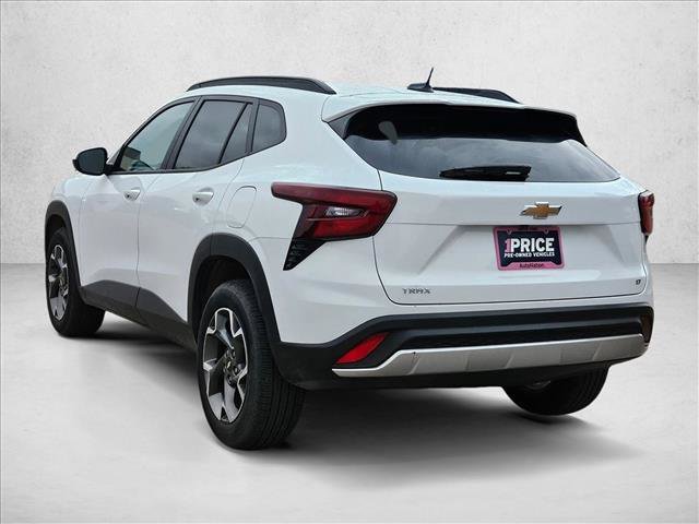 Used 2025 Chevrolet Trax LT image 8