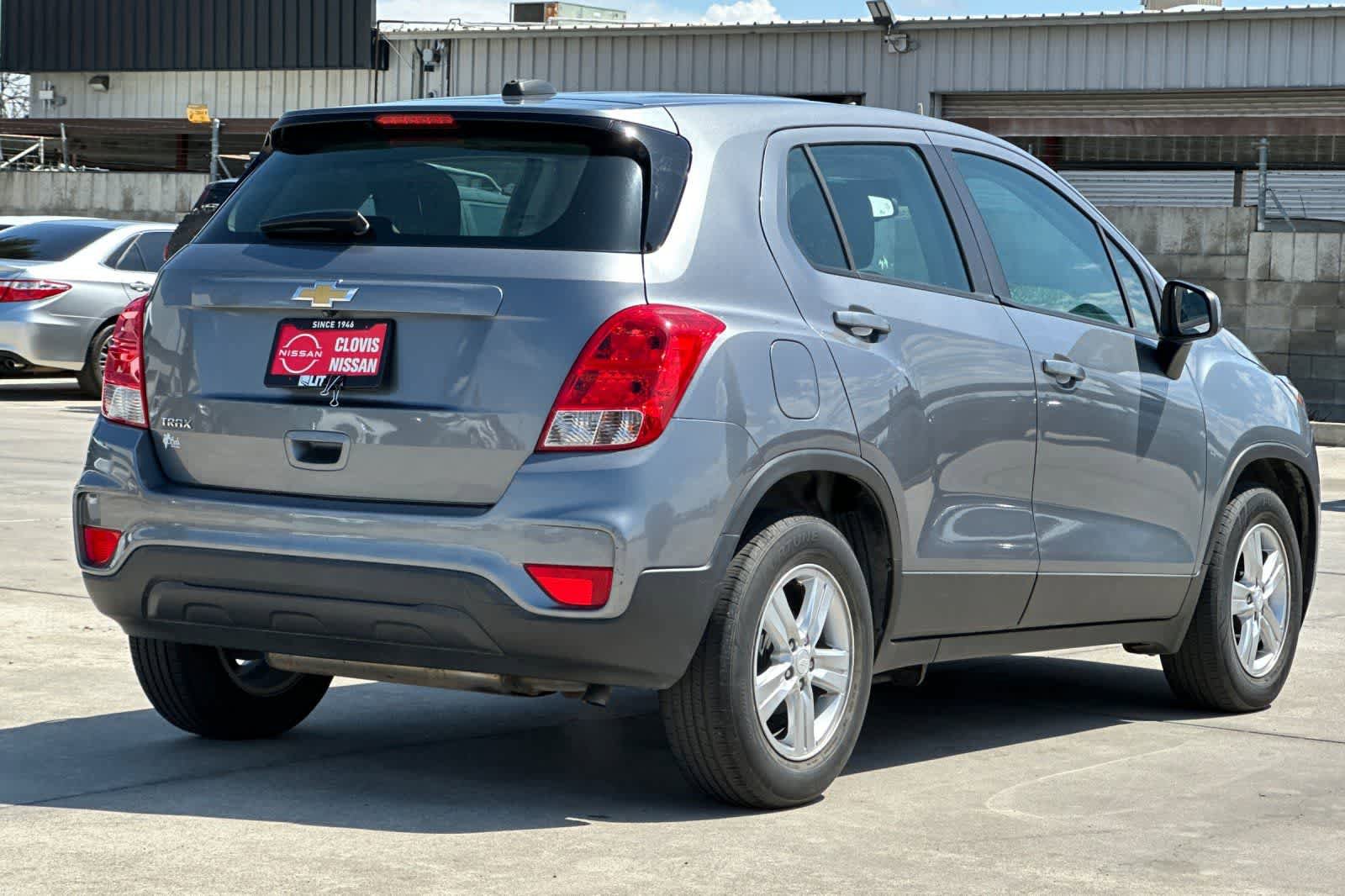 Used 2020 Chevrolet Trax LS FWD image 3