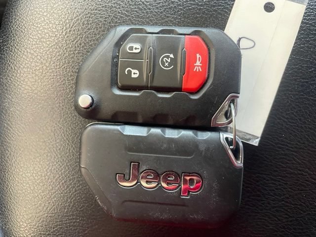 Used 2023 Jeep Gladiator Sport AWD/4WD image 18