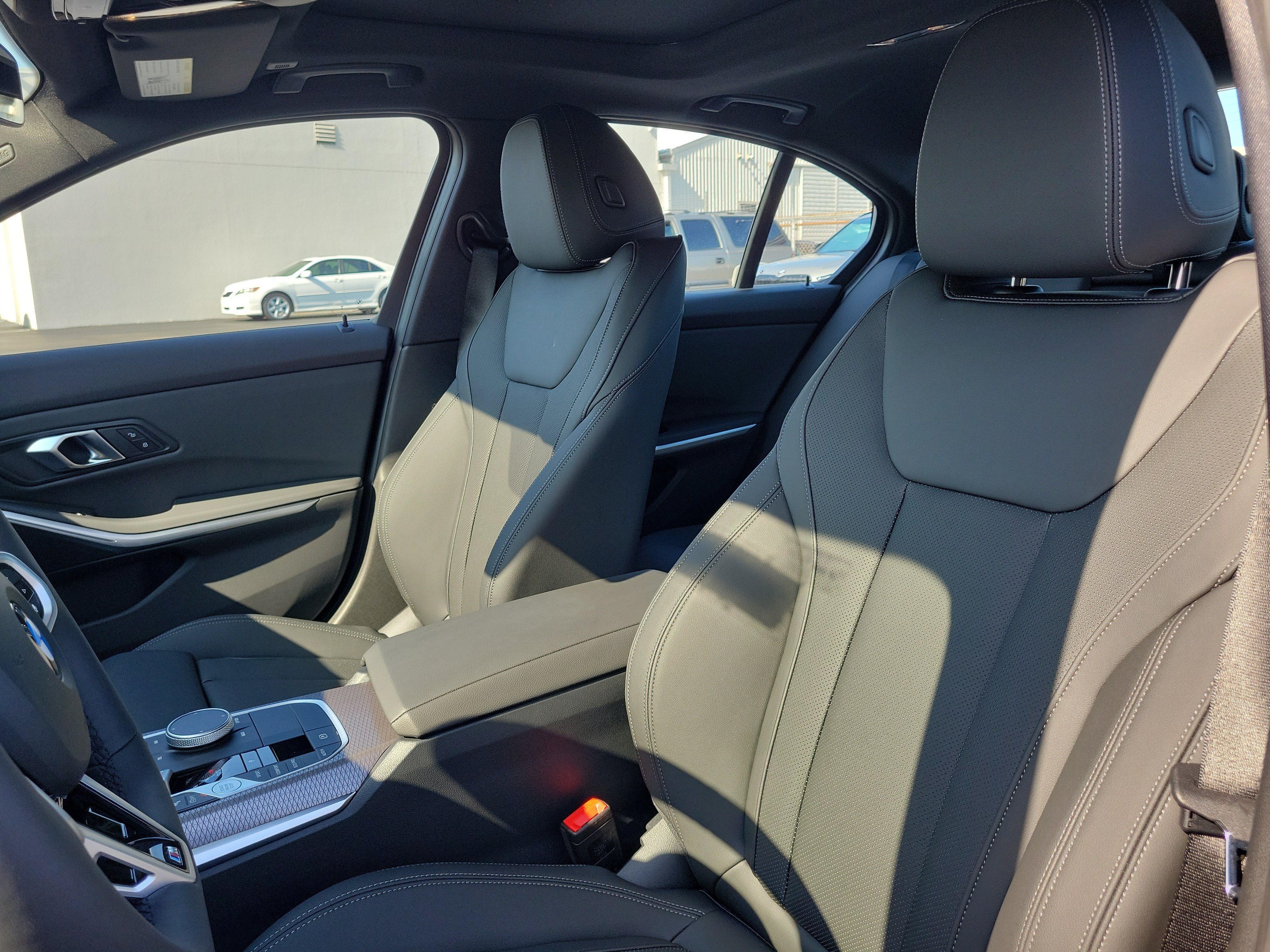 New 2026 BMW 330i Sedan w/ M Sport Package RWD image 16
