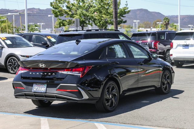 Certified 2026 Hyundai Elantra Sport FWD image 11
