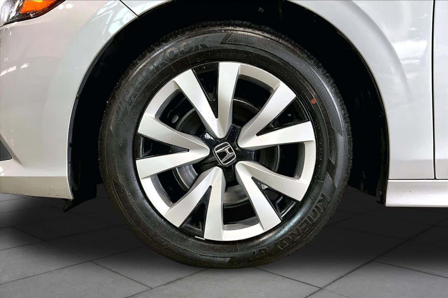 Used 2024 Honda Civic LX image 11