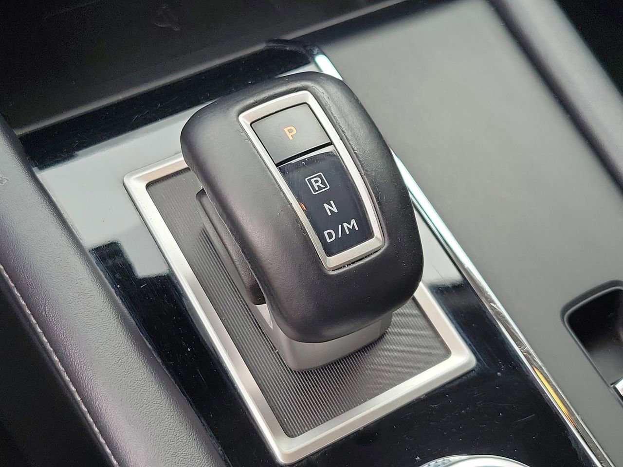 Used 2024 Mitsubishi Outlander SE image 28