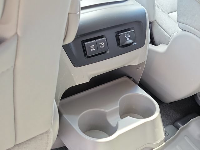 Used 2020 Toyota Sienna XLE w/ XLE Navigation Package FWD image 27